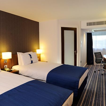 Holiday Inn Express Crewe, An Ihg Hotel מראה חיצוני תמונה
