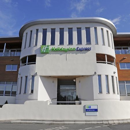 Holiday Inn Express Crewe, An Ihg Hotel מראה חיצוני תמונה
