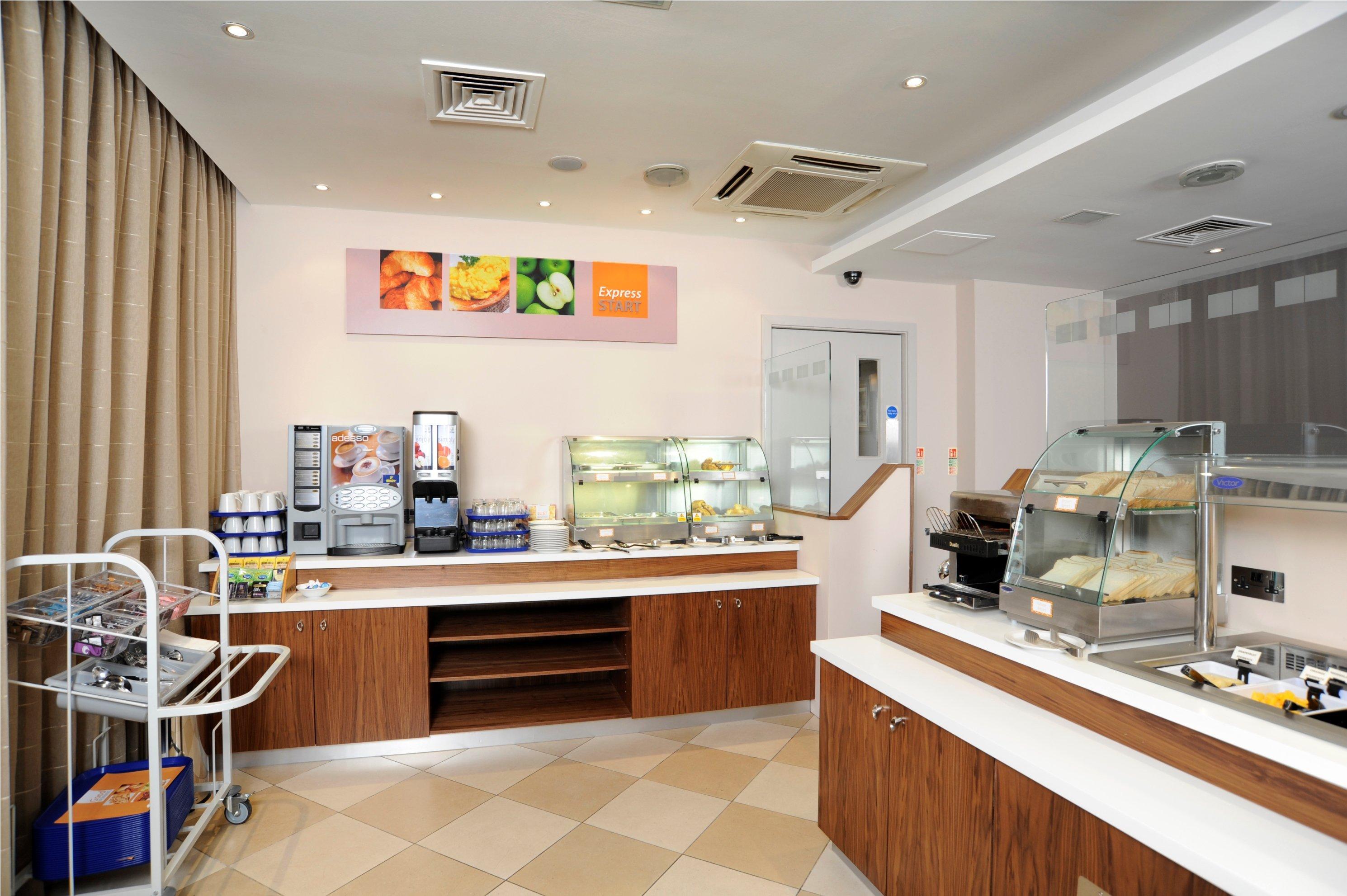Holiday Inn Express Crewe, An Ihg Hotel מראה חיצוני תמונה