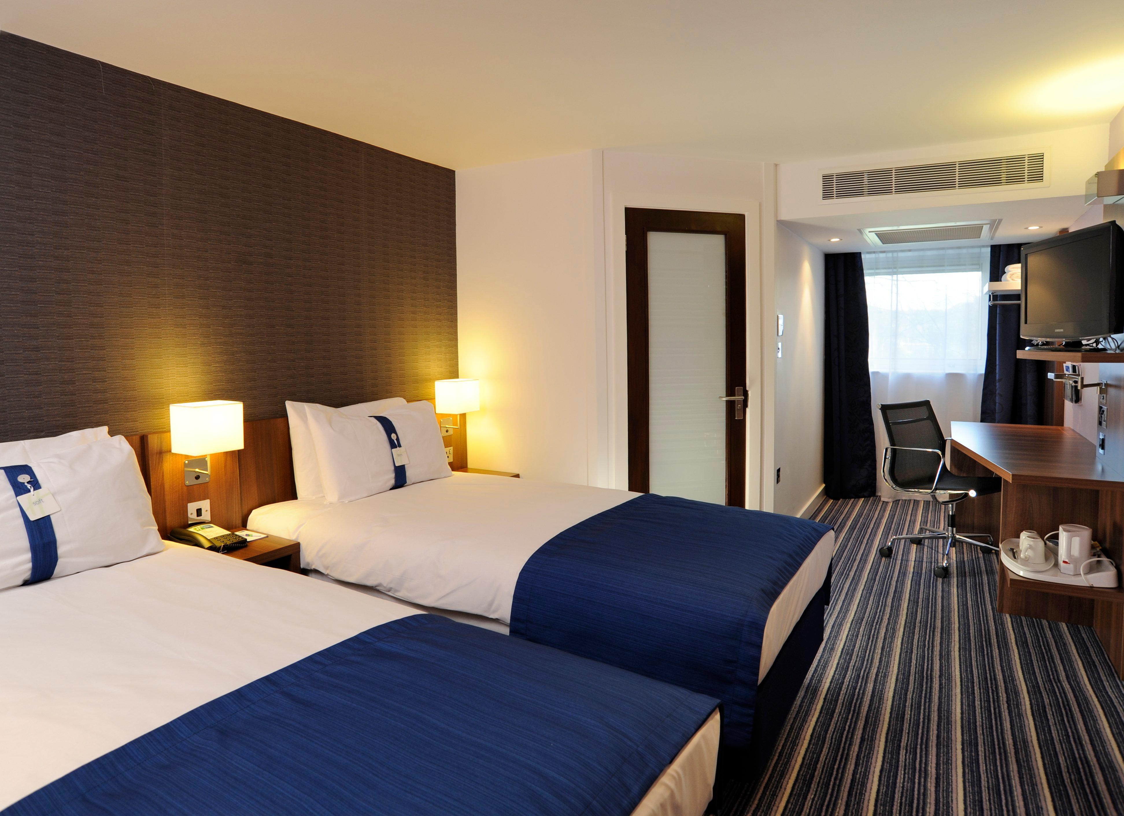Holiday Inn Express Crewe, An Ihg Hotel מראה חיצוני תמונה