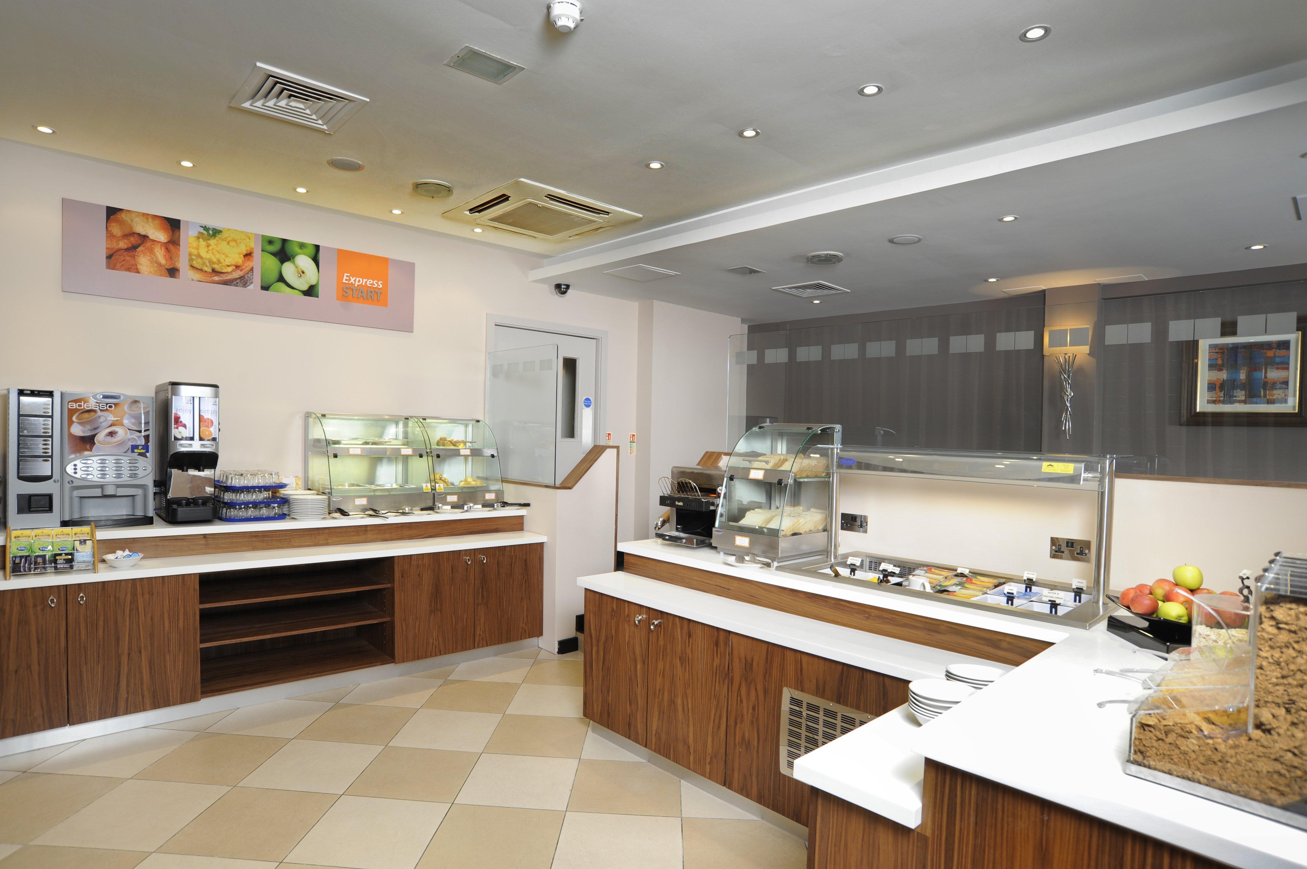 Holiday Inn Express Crewe, An Ihg Hotel מסעדה תמונה
