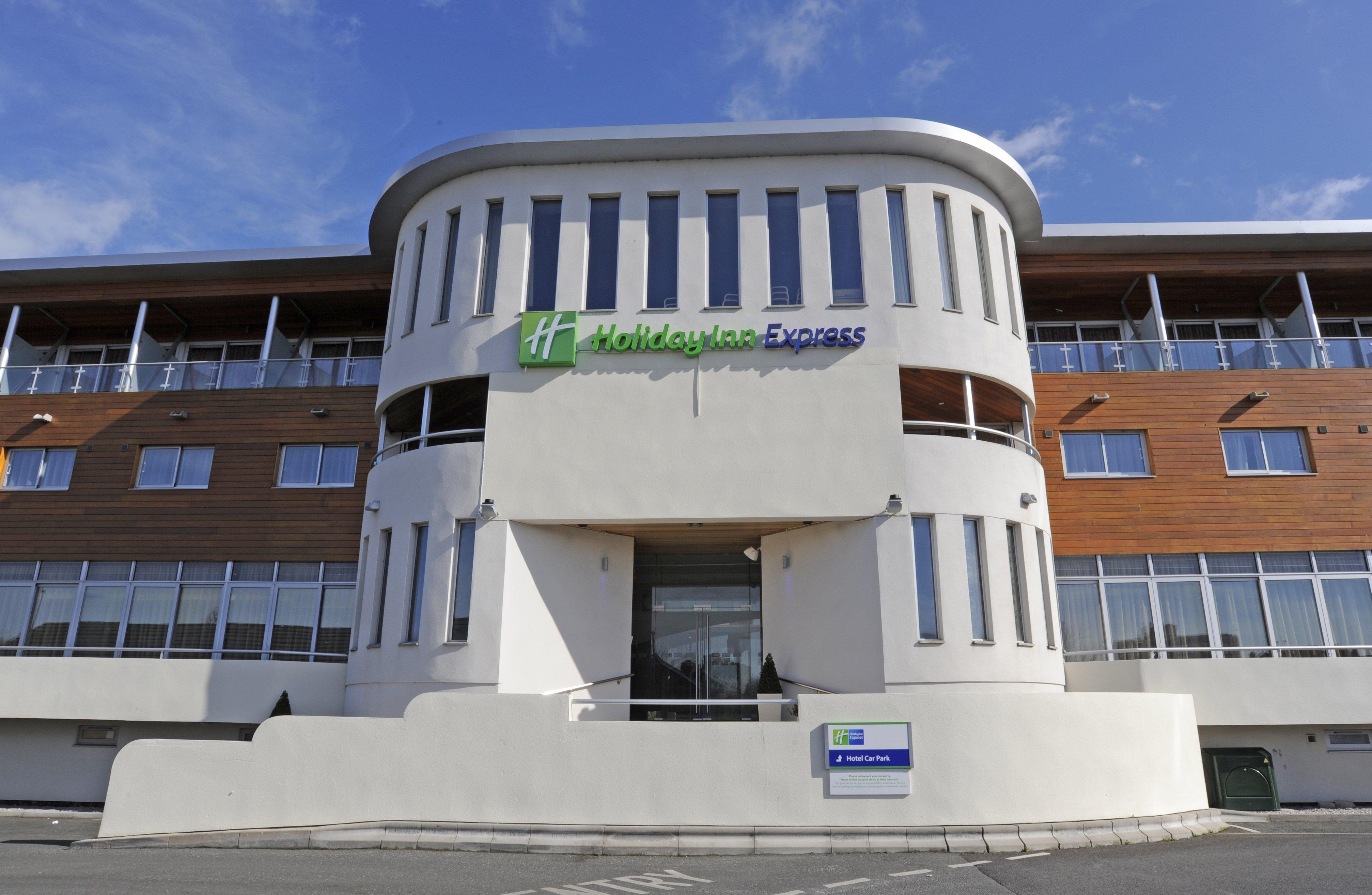 Holiday Inn Express Crewe, An Ihg Hotel מראה חיצוני תמונה