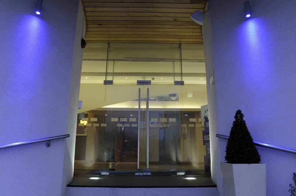 Holiday Inn Express Crewe, An Ihg Hotel מראה חיצוני תמונה