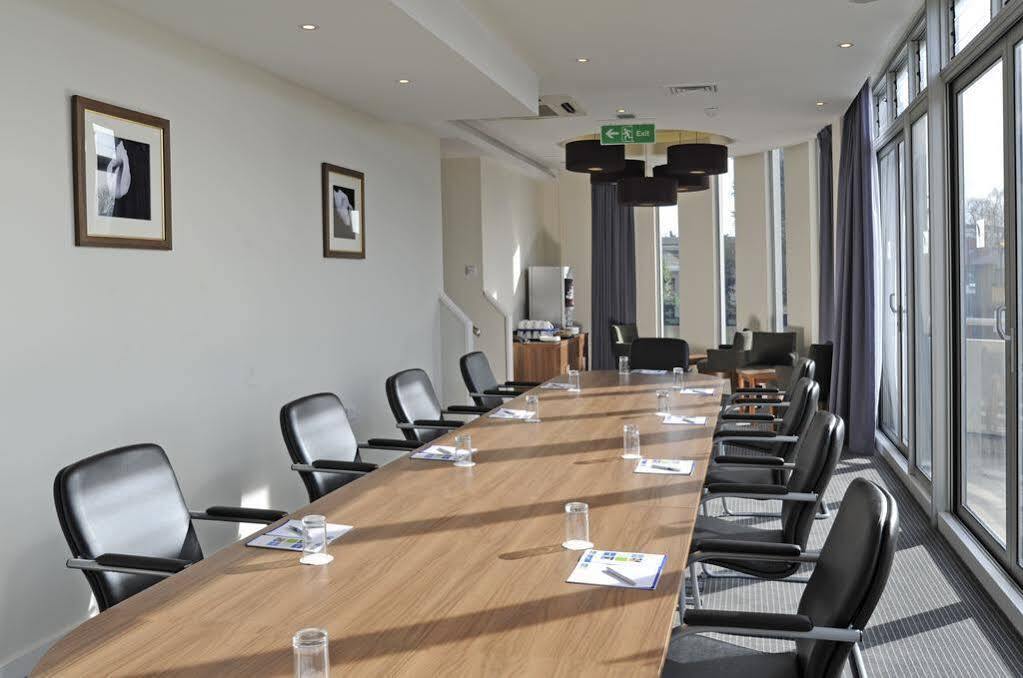 Holiday Inn Express Crewe, An Ihg Hotel מראה חיצוני תמונה